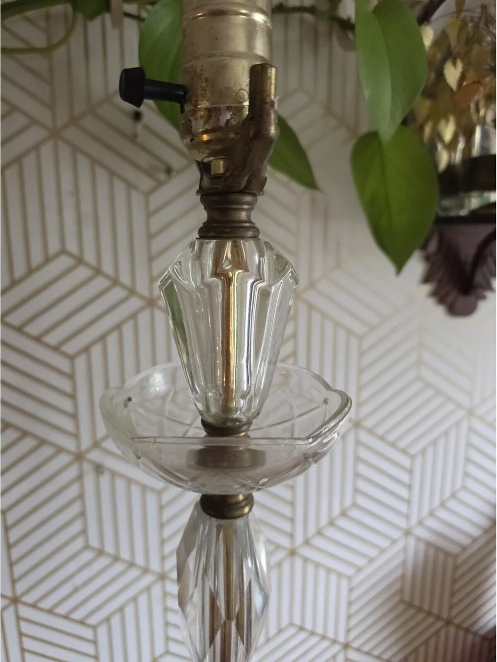 Vintage Hollywood Regency Brass And Cut Crystal And Glass Tall Table Lamp